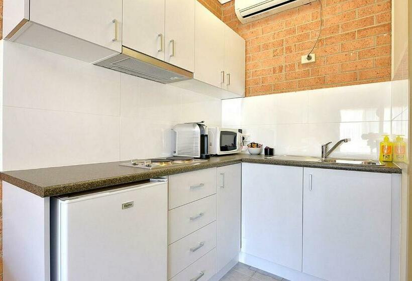 Семейный Номер, Cranbourne Motor Inn