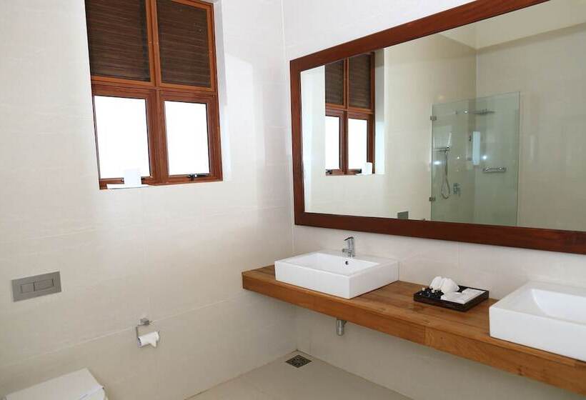 이그제큐티브 스위트, Amaranthe Bay Resort & Spa