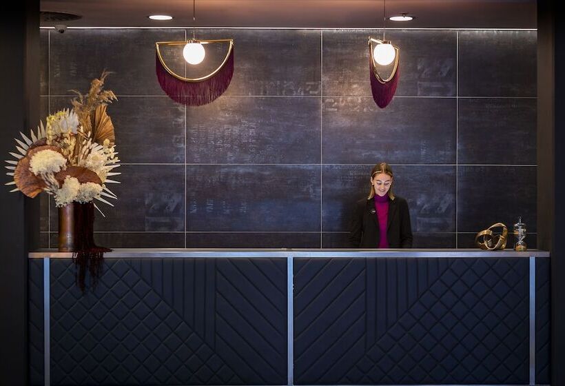 Апартаменты 1 Спальня, East Hotel And Apartments