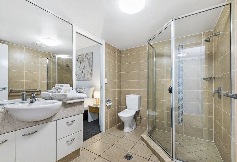 Апартаменты 1 Спальня, Rovera Apartments