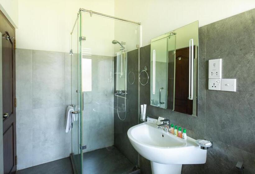 Chambre Triple Deluxe, Yo Kandy