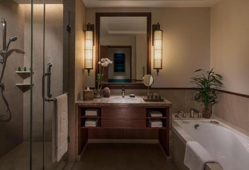اتاق لوکس با تخت بزرگ, Shangrila Hambantota