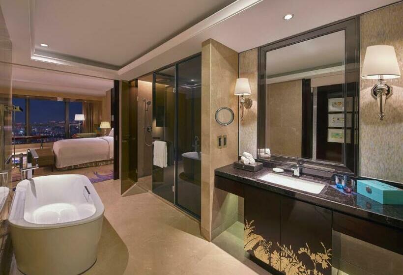 Стандартный Номер Кровать Кинг, Hilton Haikou
