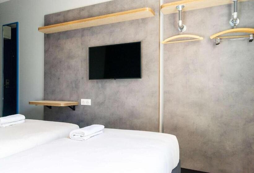 Номер Стандарт, Ibis Budget Châtillon Paris Ouest