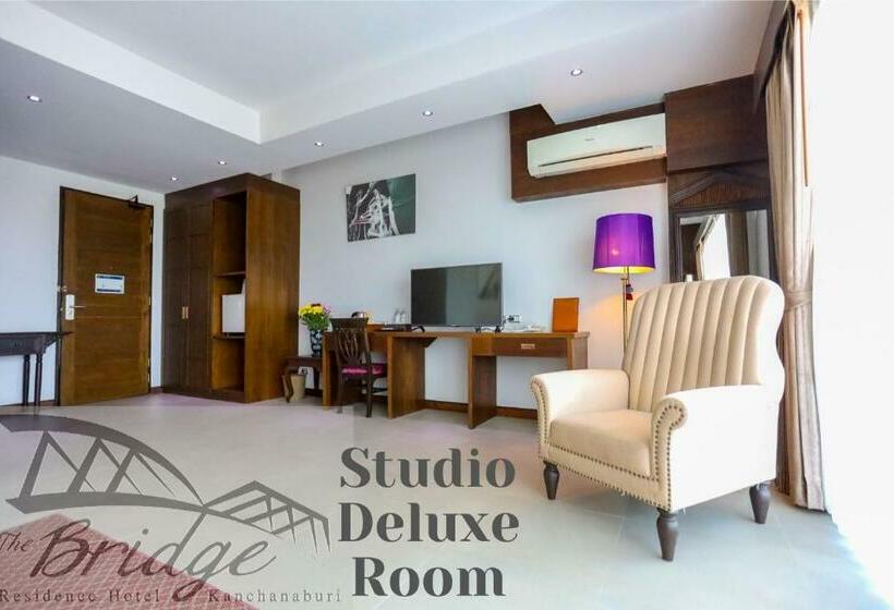 디럭스 스튜디오, The Bridge Residence