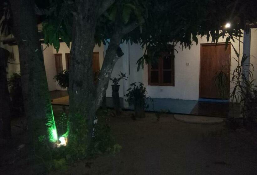 Номер Стандарт, Arugambay Village