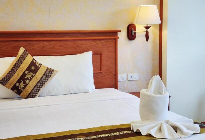 Номер Deluxe Кровать Кинг, Phaithong Sotel Resort