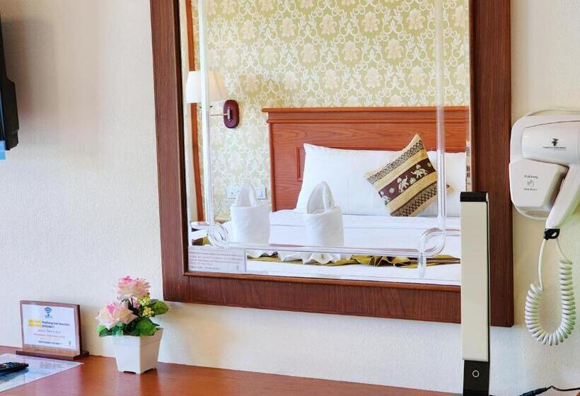 Номер Deluxe Кровать Кинг, Phaithong Sotel Resort