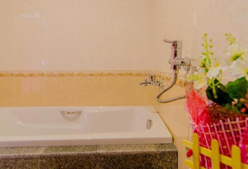 Номер Deluxe Кровать Кинг, Phaithong Sotel Resort