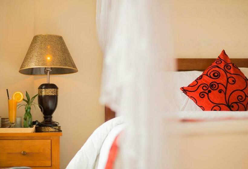 اتاق لوکس با چشم‌انداز استخر, Phong Nha Lake House Resort