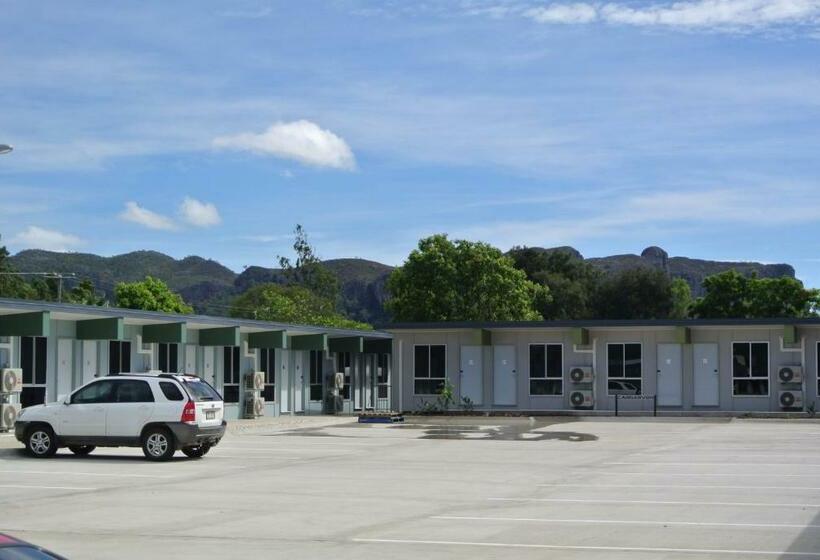 Номер Стандарт, Dooley's Tavern & Motel Springsure