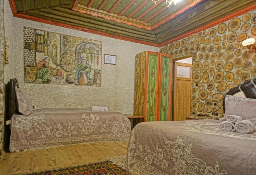 غرفة قياسية ثلاثية, Kayatas Cave Suites