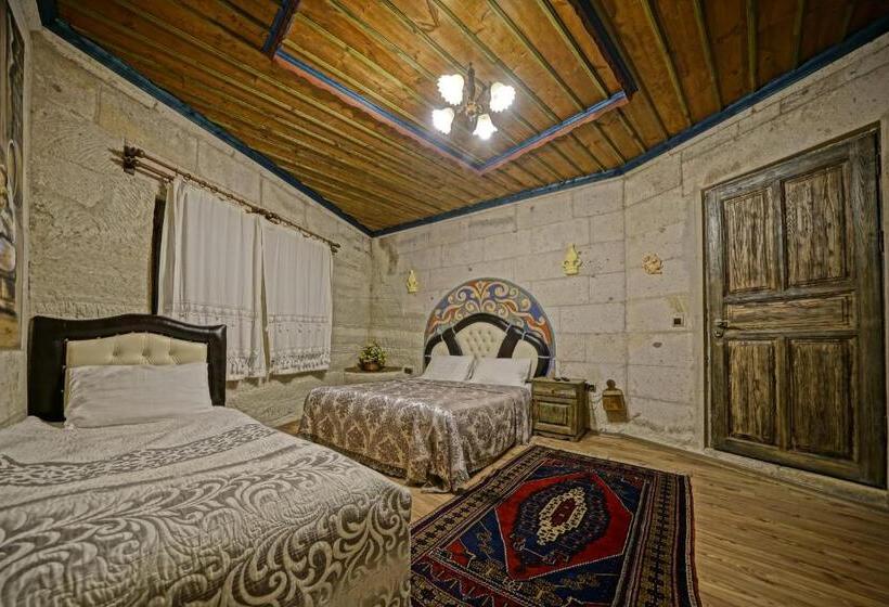 غرفة قياسية ثلاثية, Kayatas Cave Suites