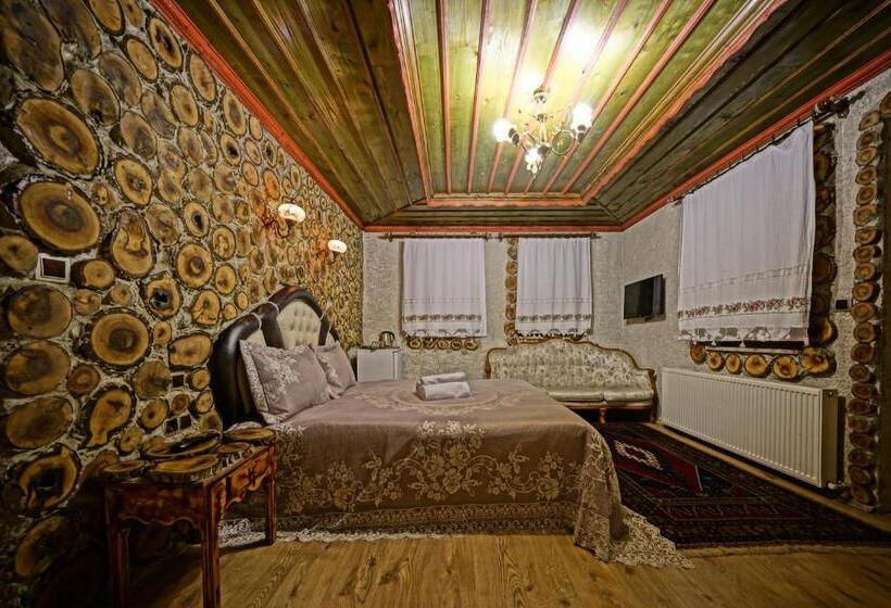 غرفة قياسية ثلاثية, Kayatas Cave Suites