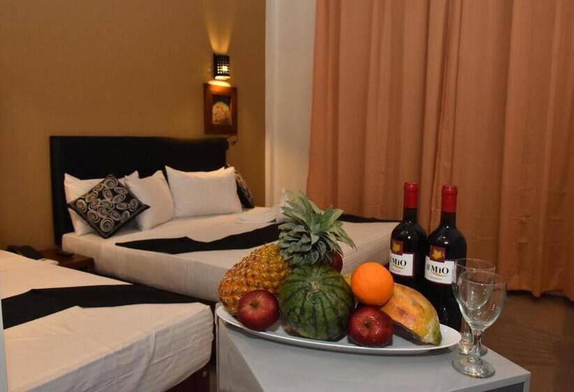سوییت خانوادگی, Nil Diya Mankada Safari Lodge