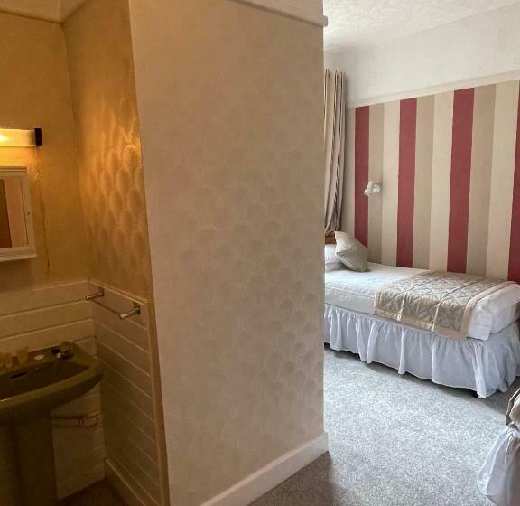 Номер Стандарт, Queens Hotel, Skegness
