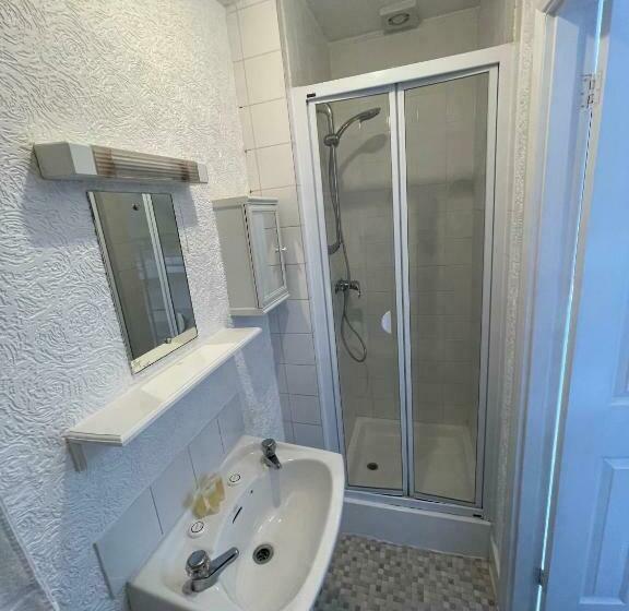 Семейный Номер, Queens Hotel, Skegness