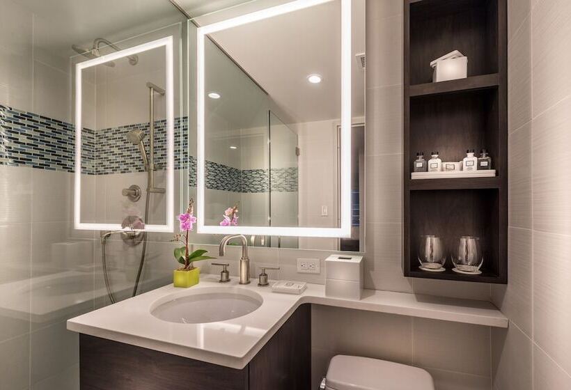 اتاق استاندارد با تخت بزرگ, The Bernic Hotel New York City, Tapestry Collection By Hilton
