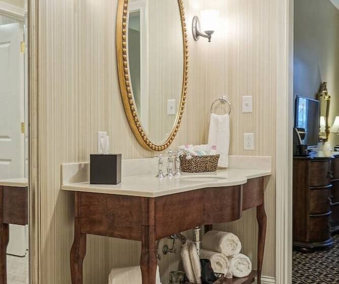 Номер Superior, The Mount Vernon Grand