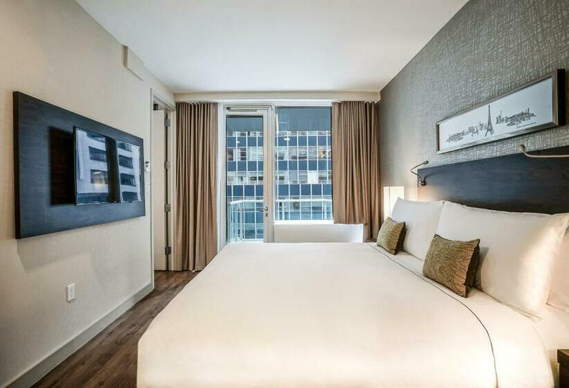 سوئیت با تخت بزرگ, The Bernic Hotel New York City, Tapestry Collection By Hilton