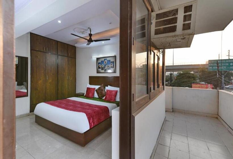 Номер Deluxe с Балконом, Admire Inn Atta Market, Noida Sector 18