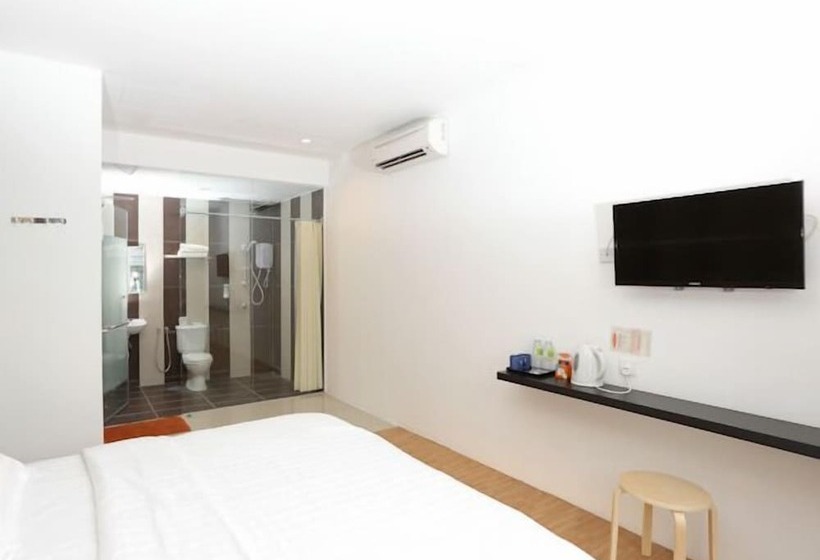 اتاق لوکس, 1 Hotel Taman Connaught