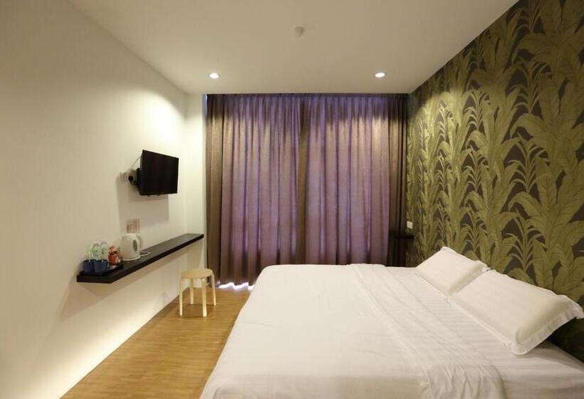 اتاق استاندارد با تخت بزرگ, 1 Hotel Taman Connaught