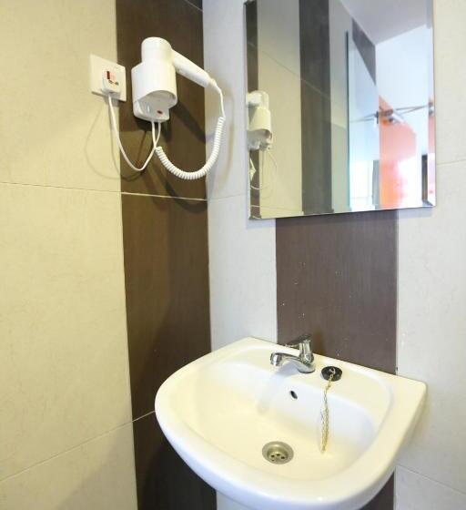 اتاق استاندارد با تخت بزرگ, 1 Hotel Taman Connaught