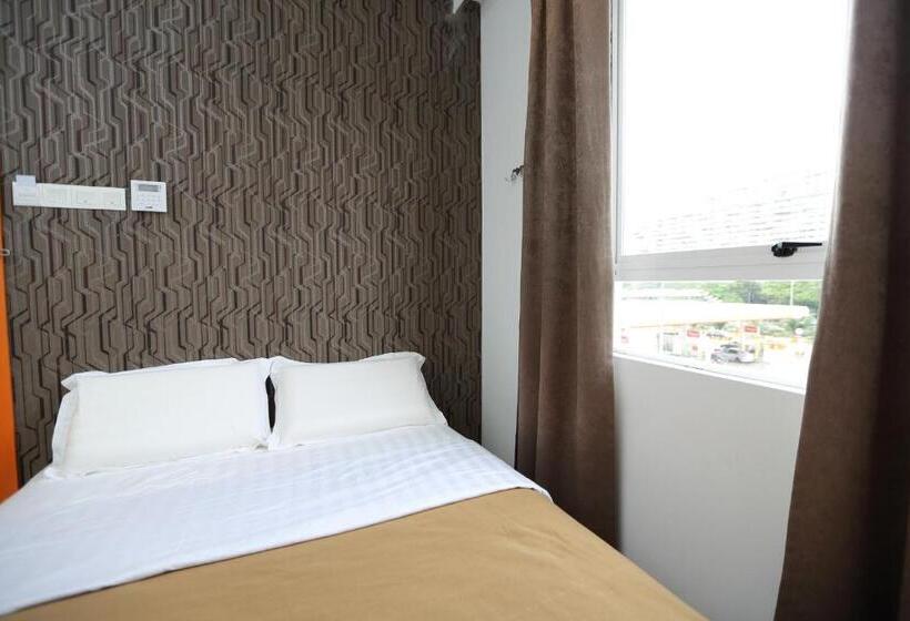 اتاق لوکس, 1 Hotel Taman Connaught