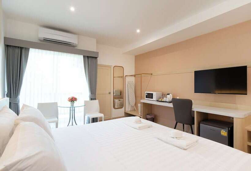 디럭스 룸, Riski Residence Ngamwongwan