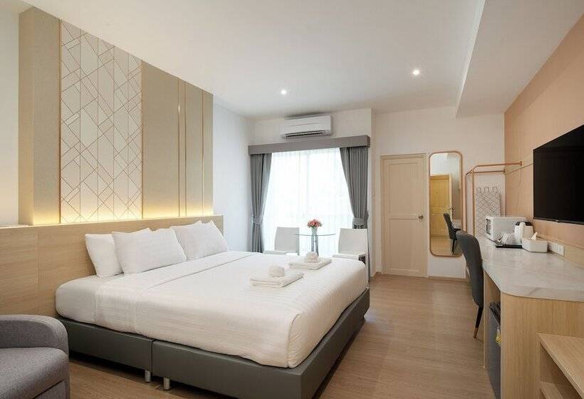 디럭스 룸, Riski Residence Ngamwongwan