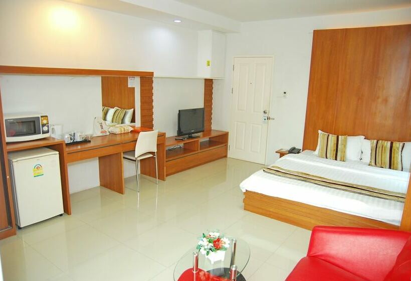 디럭스 룸, Riski Residence Ngamwongwan