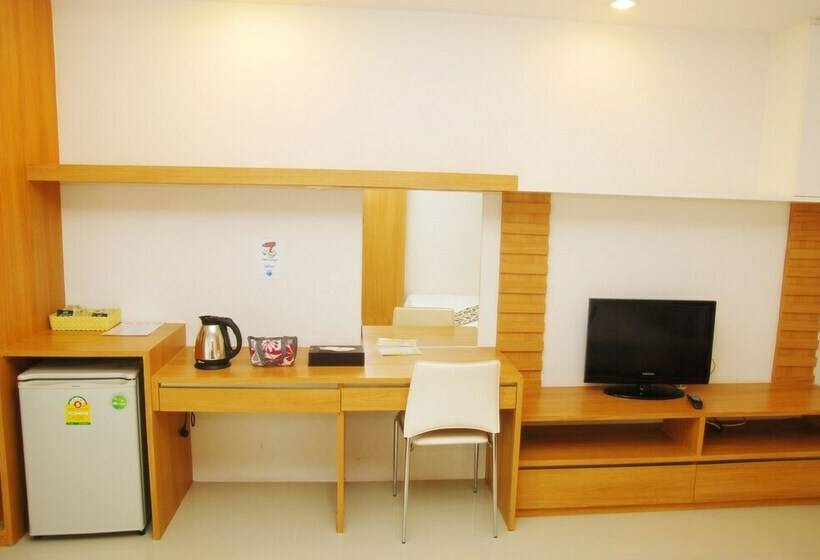 디럭스 룸, Riski Residence Ngamwongwan