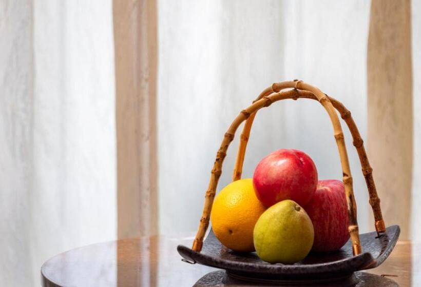 Номер Deluxe Кровать Кинг, Midtown Shangri La, Hangzhou   Around 5 Minutes Walking Distance To West Lake