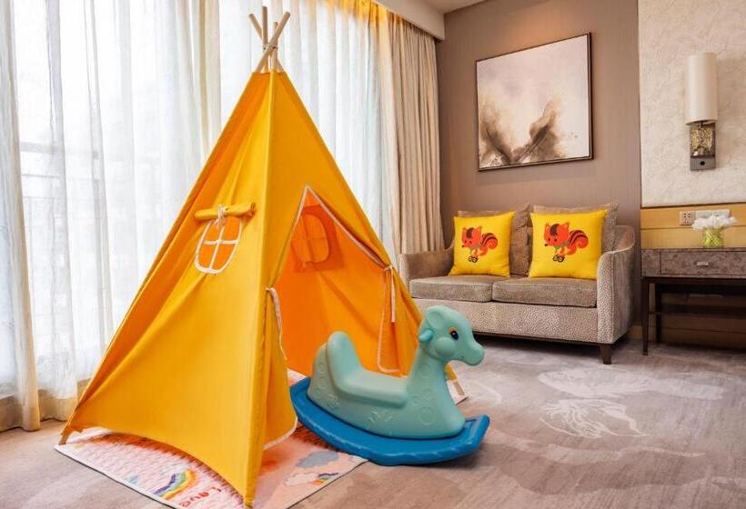 Номер Deluxe, Midtown Shangri La, Hangzhou   Around 5 Minutes Walking Distance To West Lake
