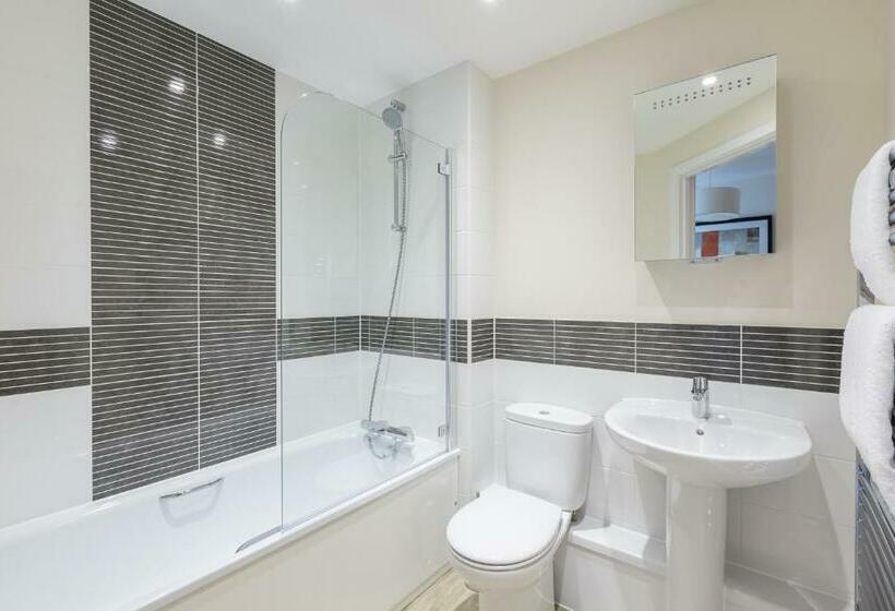 Апартаменты 1 Спальня, Central Gate Apartments By House Of Fisher
