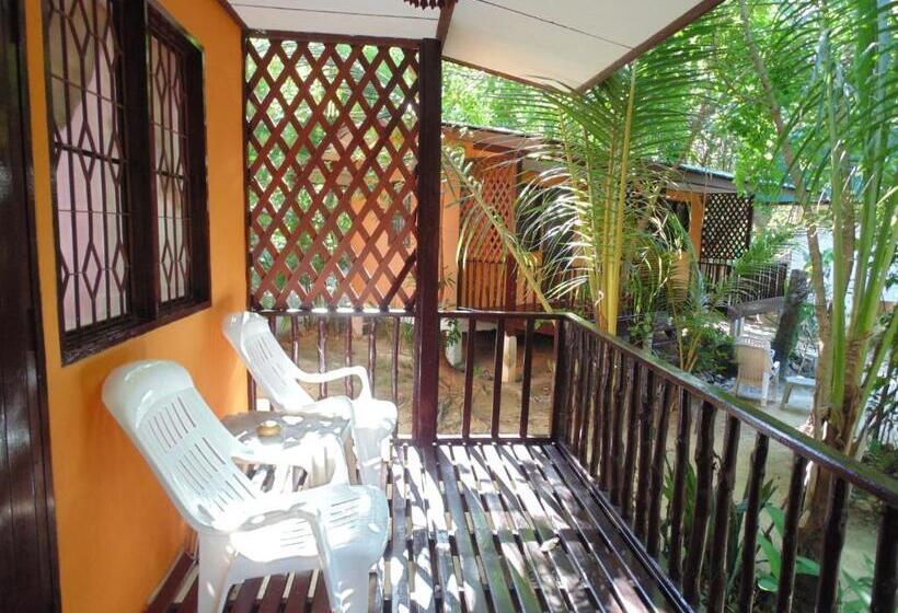 스탠다드 방갈로, Moonhut Bungalows