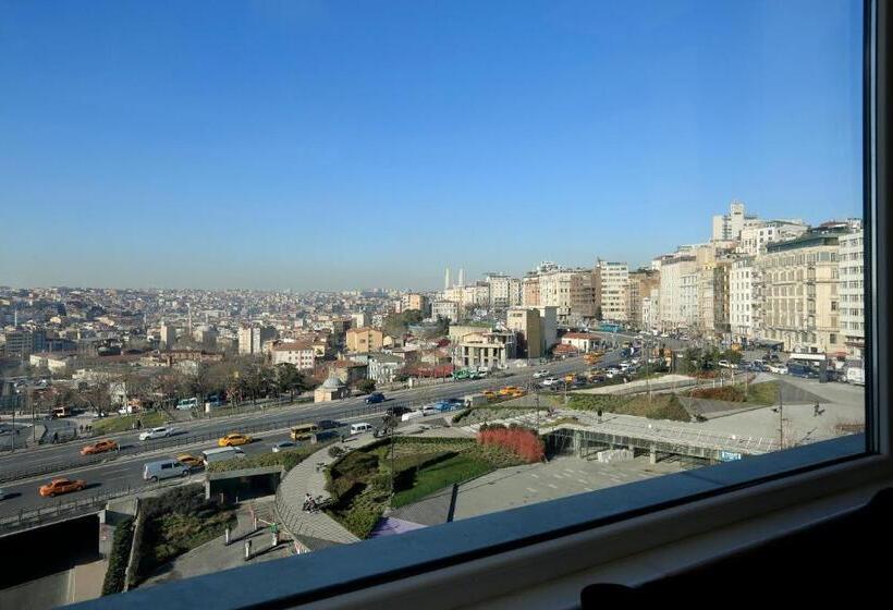 اتاق لوکس با چشم‌انداز دریا, Art Nouveau Pera