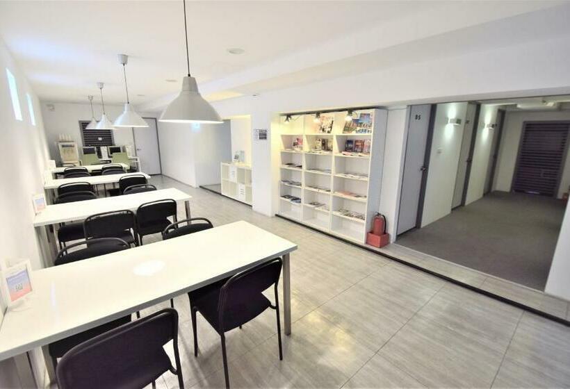 اتاق استاندارد با سرویس بهداشتی مشترک, Inn Cube Taipei Main Station