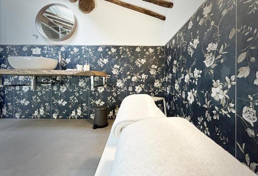 غرفة قياسية, New Moon Rooms