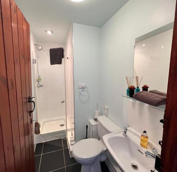 Standard room with outdoor bath, Lands End Hostel And B&b