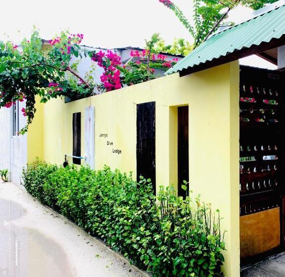 اتاق استاندارد سه نفره, Jerrys Dive Lodge Rasdhoo