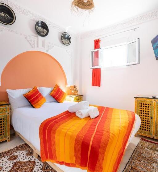Standart Oda, Riad Amr