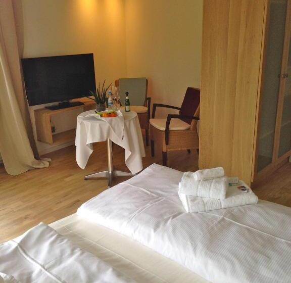 Люкс Повышенной Комфортности, Aussicht Bio Hotel Restaurant Cafe