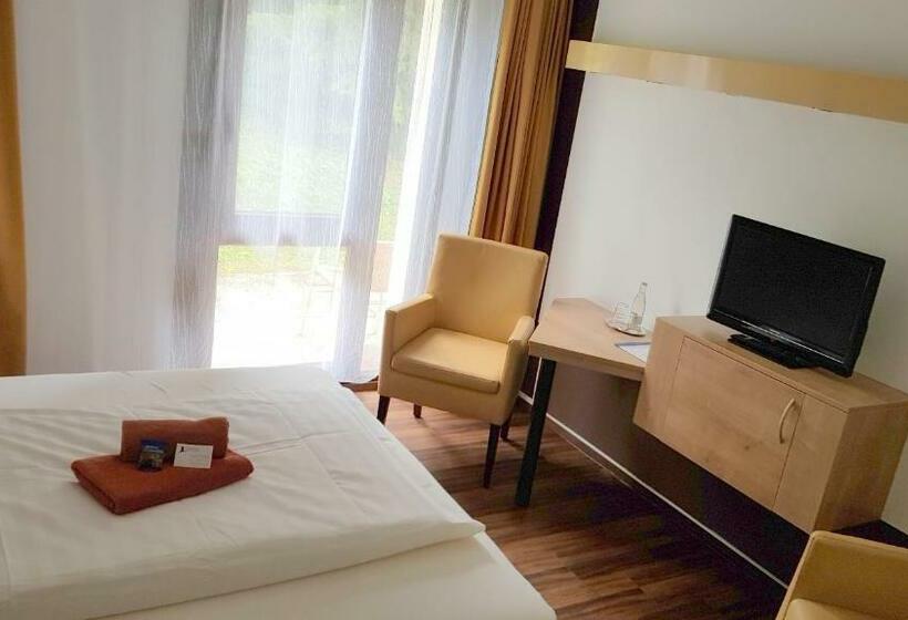 Номер Стандарт Индивидуальный, Landhotel & Gasthaus Altenburg