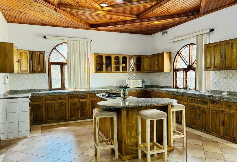 Номер Deluxe, Mahali Muzuri, Arusha