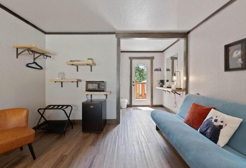 Номер Стандарт, Lake Village Lodge