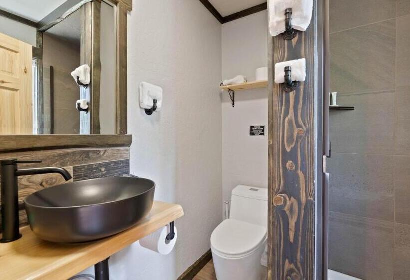 Номер Стандарт, Lake Village Lodge