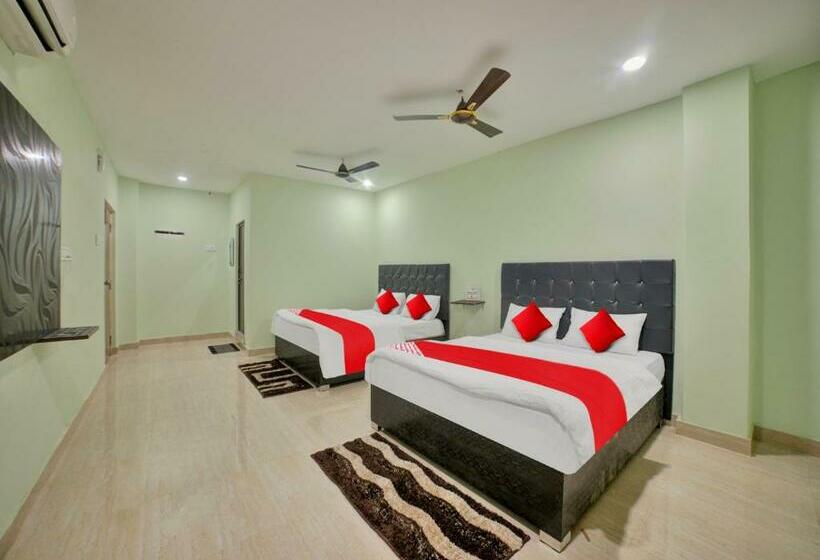 三人经典房间, Spot On Sri Datta Grand Inn