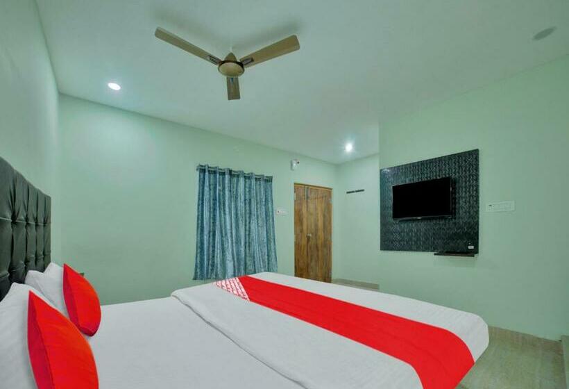 三人经典房间, Spot On Sri Datta Grand Inn